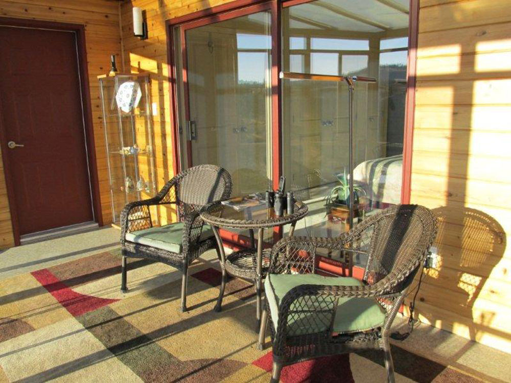 Interior of the sunroom / solarium